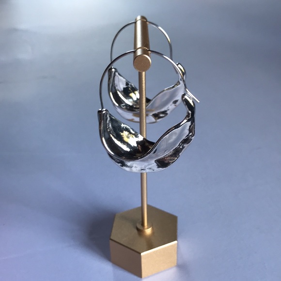 New! Crescent Flower Basket Earrings - Picture 11 of 15